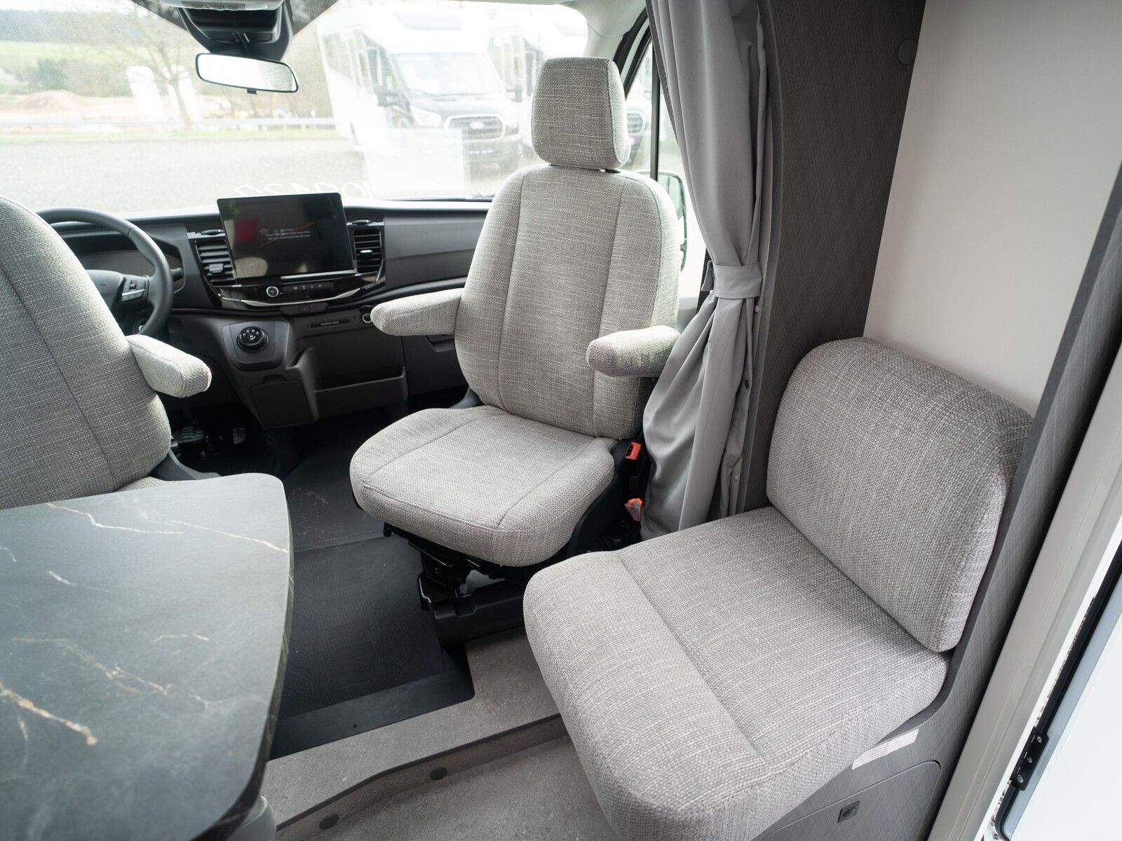 Fahrzeugabbildung Etrusco V Ford 6.6 SF Complete Selection, Dieselheizung