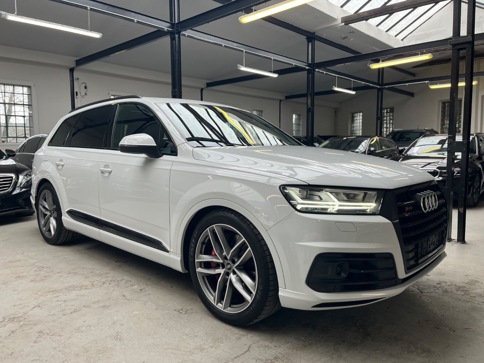 AUDI SQ7 4.0 TDI quattro*LUFT*PANO*7SITZE*AHK*AUDI SH