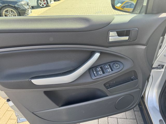 Ford Kuga  2,0 TDCi 4×4 103kW Titanium