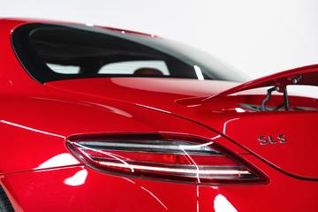 2011 Mercedes-BENZ SLS AMG — миниатюра 12