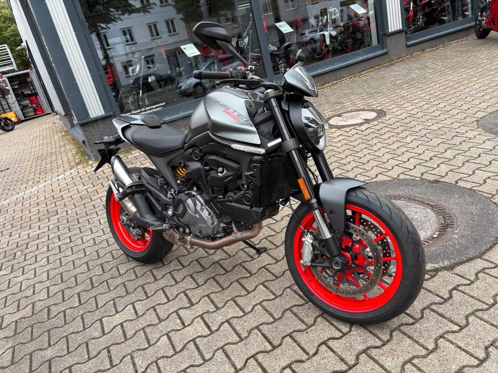 Ducati Monster 937 Plus / Top Zustand !