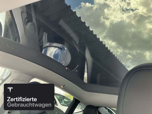 Tesla Model Y Performance foto 18