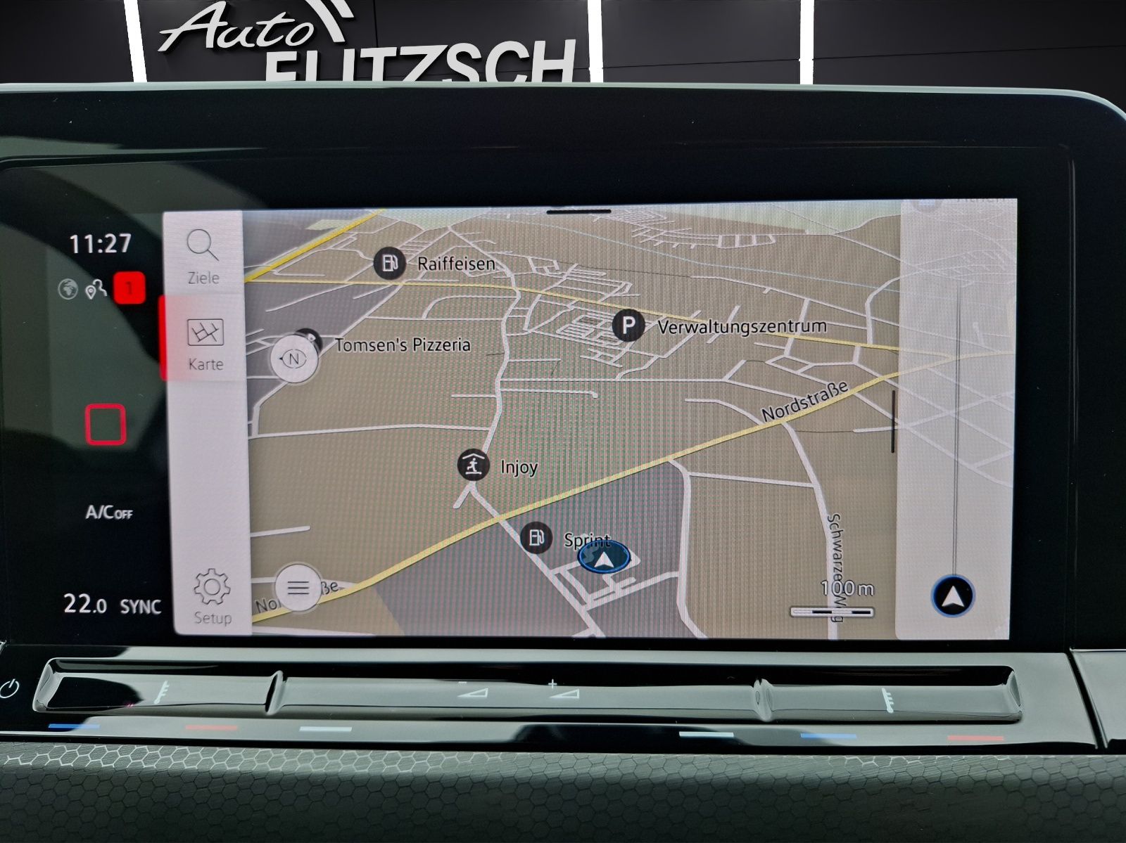 Fahrzeugabbildung Volkswagen Golf VIII GTI 1,99% Matrix AHK Navi AID RFK 19"