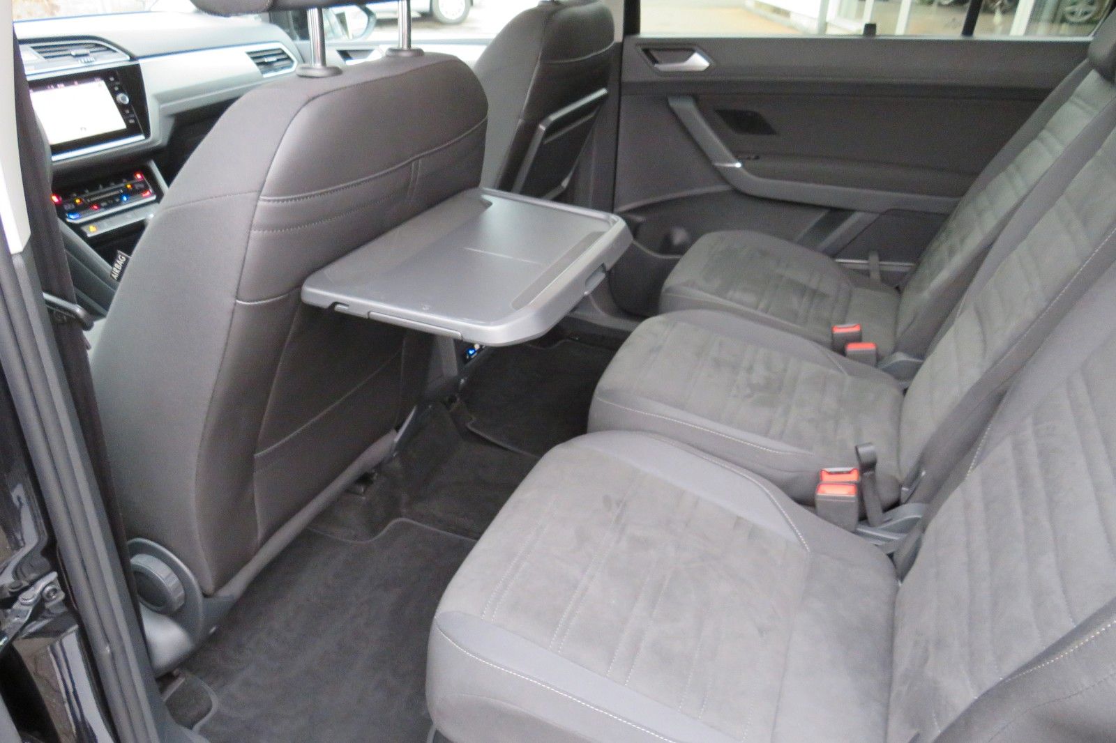 Fahrzeugabbildung Volkswagen Touran Comfort DSG AHK 7-SITZE KAMERA LED 1.H