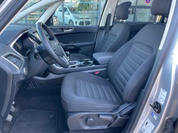 Fahrzeugabbildung Ford Galaxy Titan. AWD Panoramadach, Kamera, 7 Sitzer