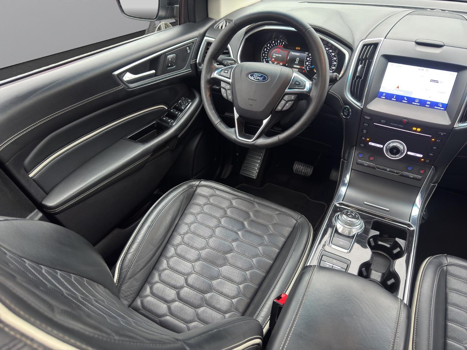 Ford Edge Vignale 4x4 Kamera Leder LED Pano Spurhalte