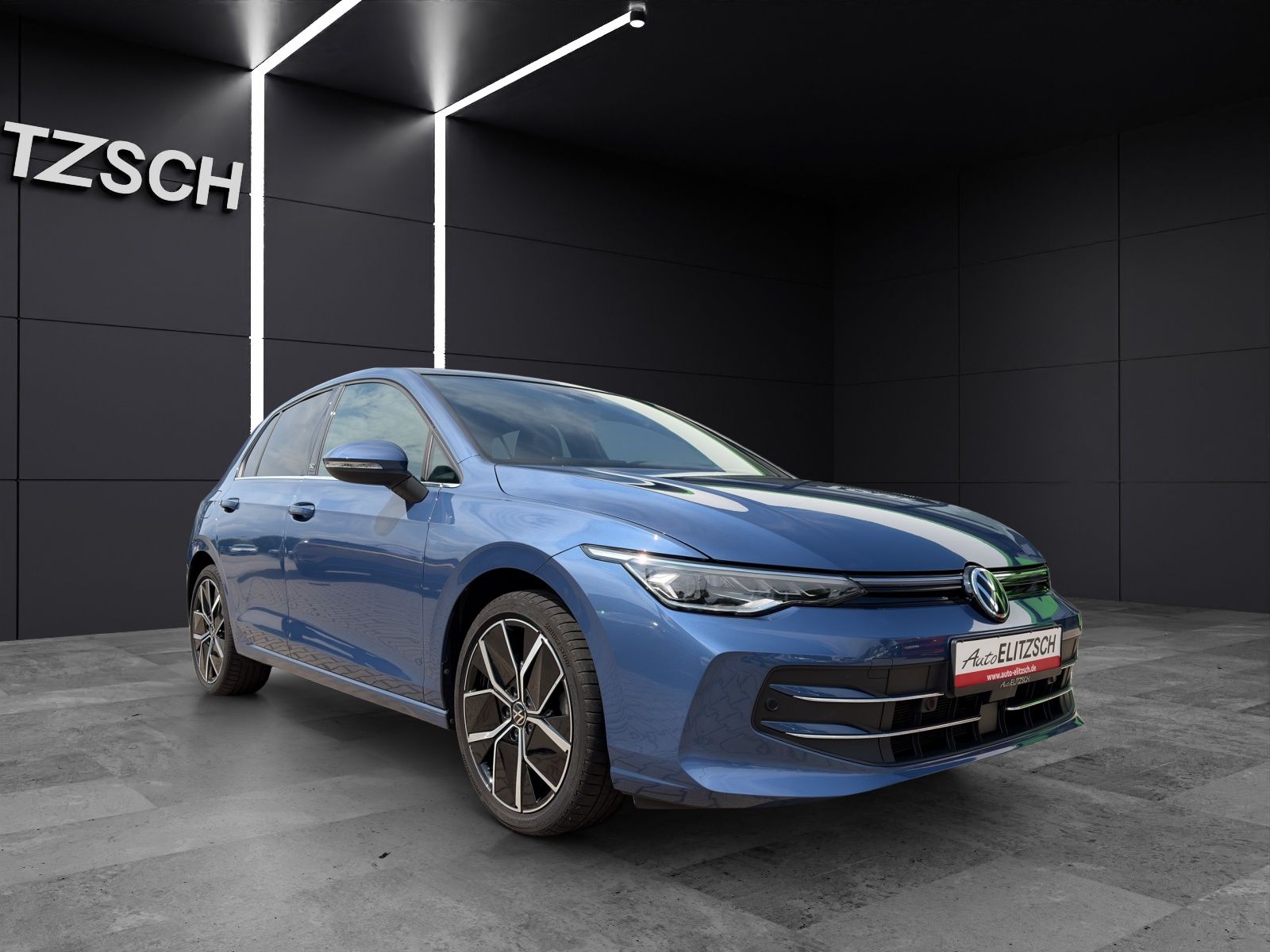 Fahrzeugabbildung Volkswagen Golf VIII EDITION 50 Matrix Navi ACC AHK PANO HU
