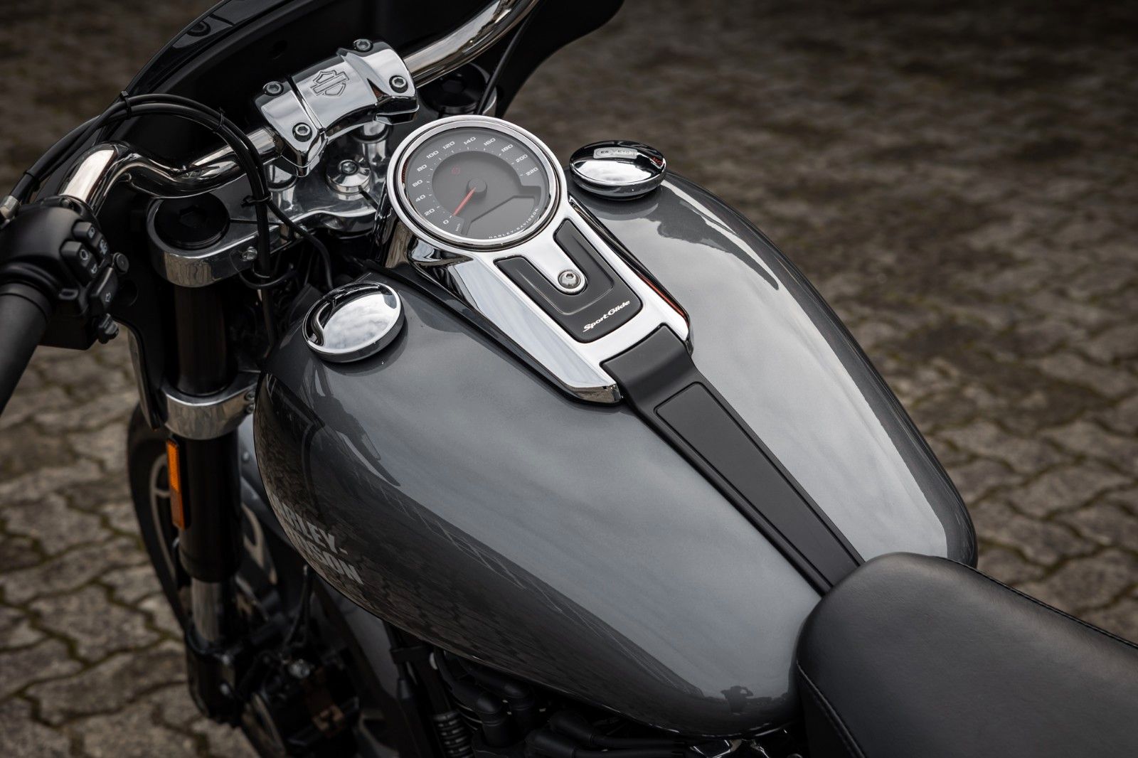 Fahrzeugabbildung Harley-Davidson FLSB Sport Glide Softail - TORXSTER KIT - J&H