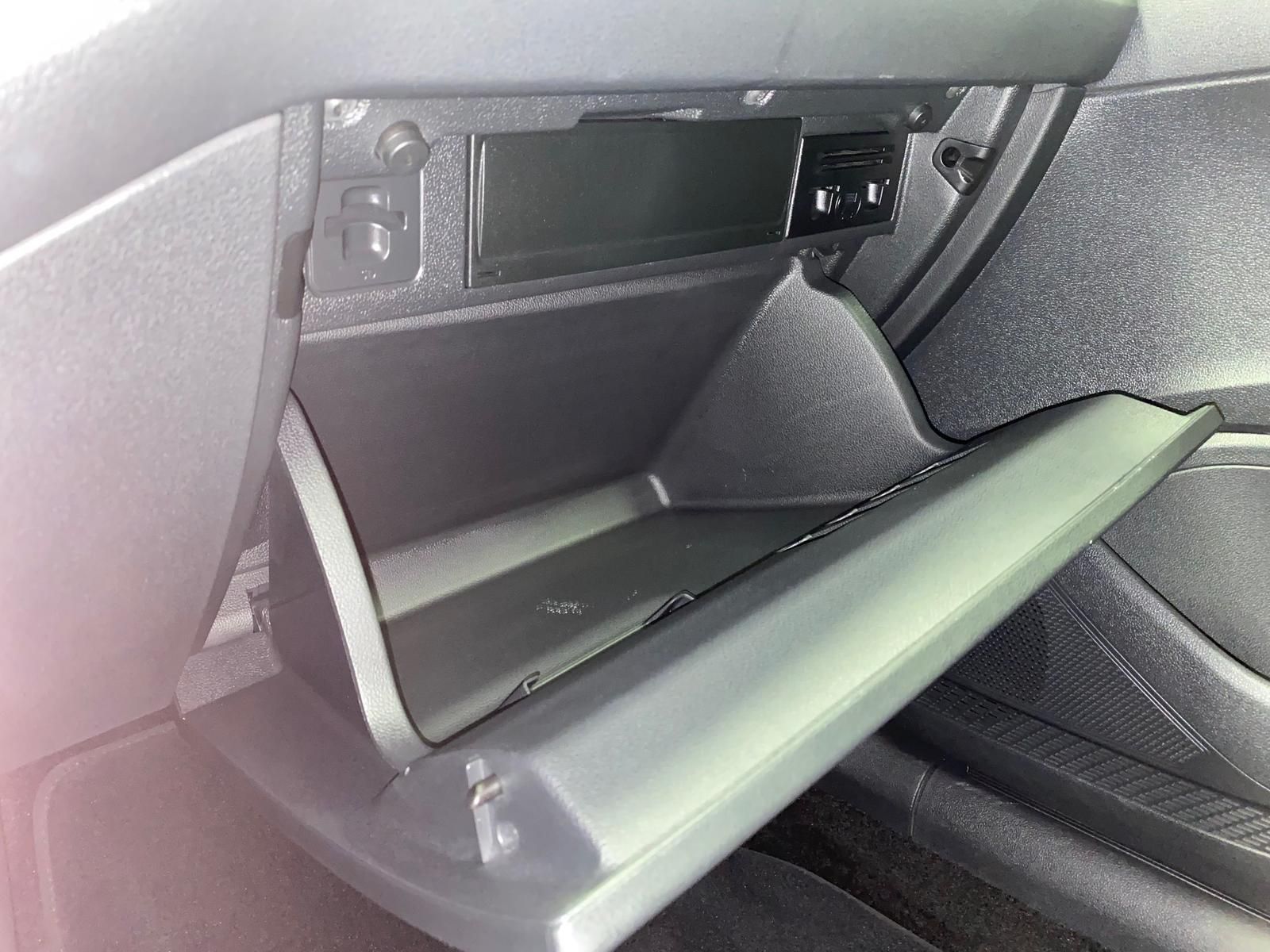 Fahrzeugabbildung Volkswagen Polo 1.0 TSI Life APP+KLIMA+KAMERA+PDC+SITZHEI++