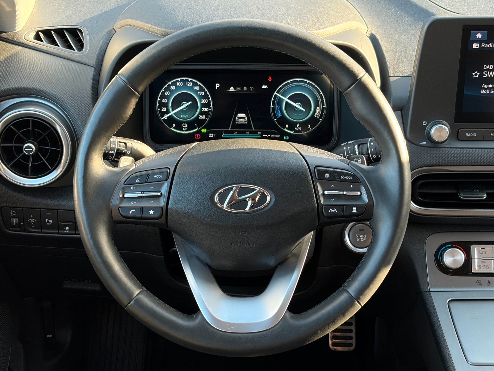 Fahrzeugabbildung Hyundai KONA E Select ACC LHZ SHZ LKAS PDC KAM CarPlay