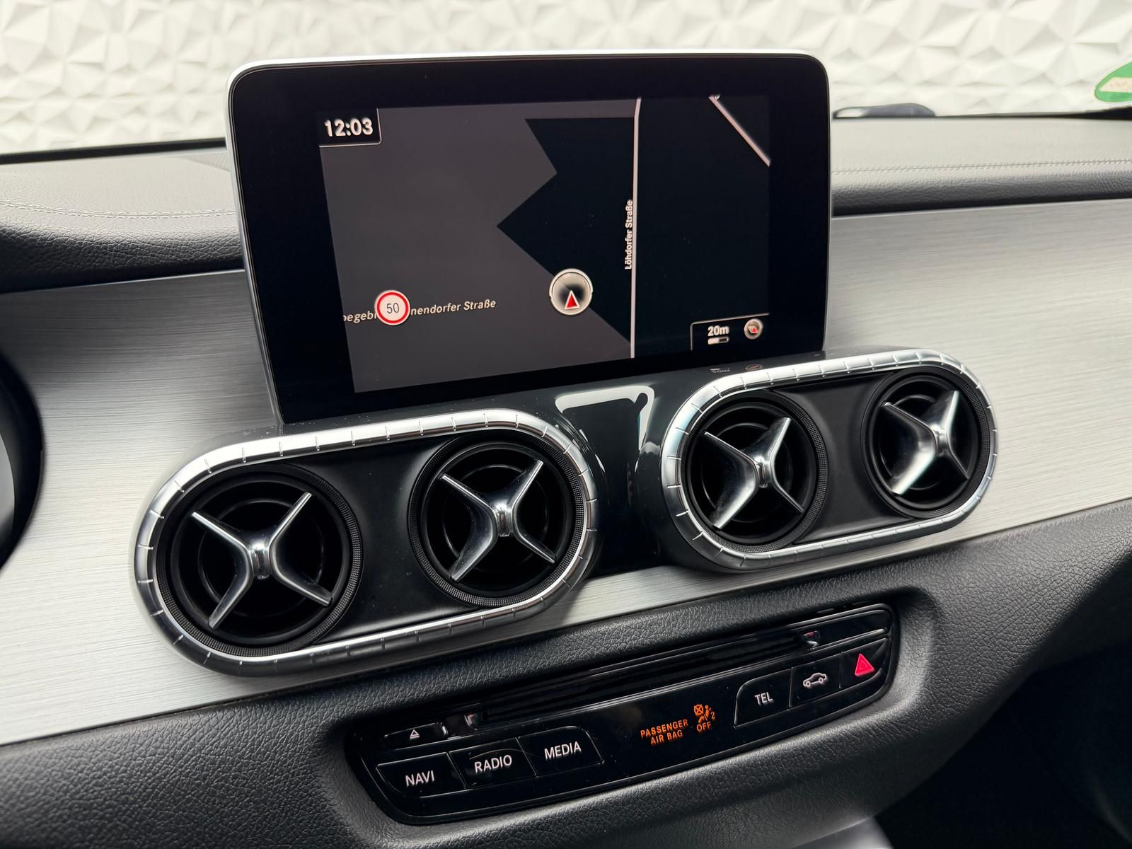 Fahrzeugabbildung Mercedes-Benz X 350d POWER-EDITION/4MATIC/LED/KEYLES/360°/AHK