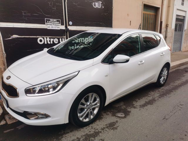 Kia Ceed cee'd 1.6 CRDi 110 CV 5 porte high tech