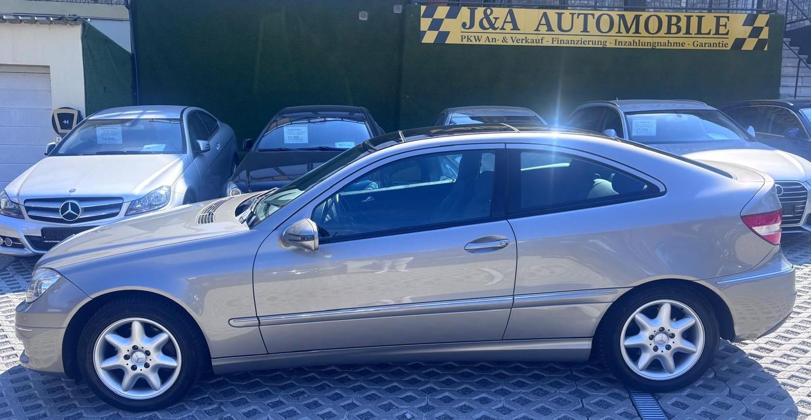 Mercedes-Benz CLC 200 Kompressor Pano Navi Bluetooth Autom.
