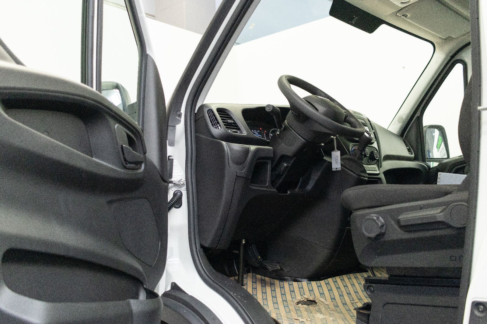 Fahrzeugabbildung Iveco Daily 35S16H3.0 EA8 V AUTOMATIK KASTENWAGEN 3,0L