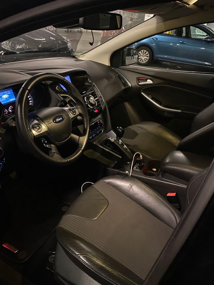 Ford Focus 2012 — photo 9