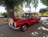 Mercedes-Benz 220 D /8 Oldtimer Strich 8 - Mercedes-Benz 220 mit Diesel-Antrieb: Limousine, Schaltgetriebe