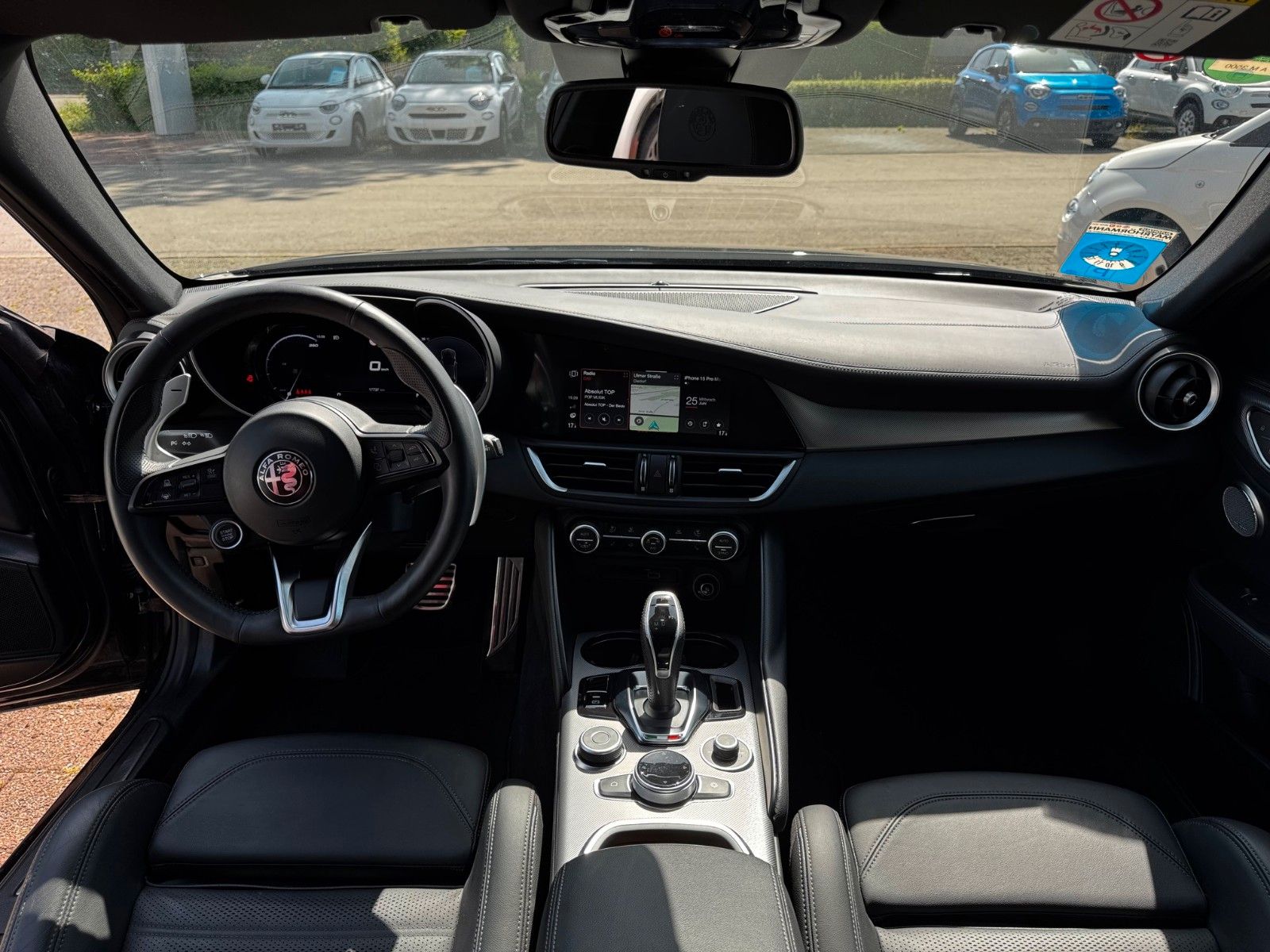 Fahrzeugabbildung Alfa Romeo Giulia MY23 Veloce 2.2 Diesel 210PS MEMORY NAVI
