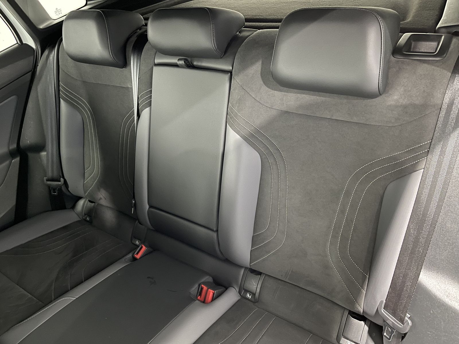 Fahrzeugabbildung Volkswagen ID.4 Pro Performance 150 kW*AHK*LED-Matrix*Kam*