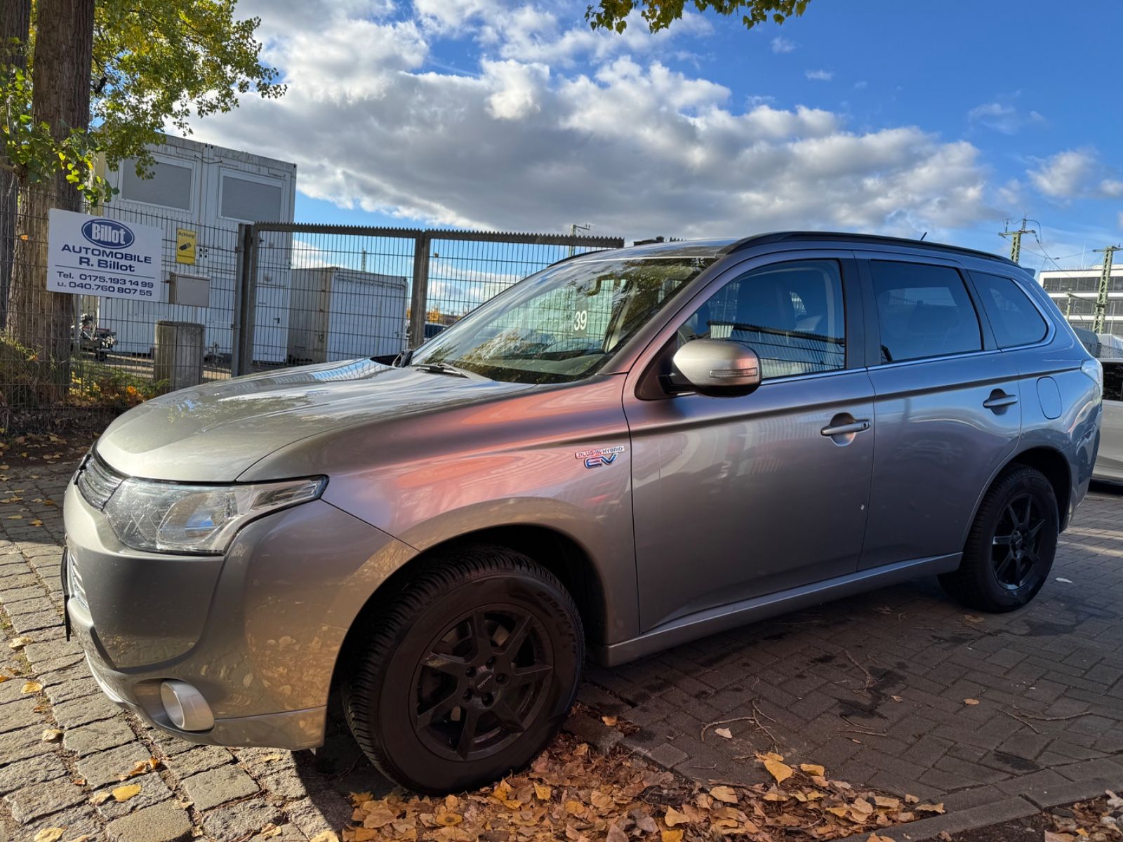 Fahrzeugabbildung Mitsubishi Outlander PHEV Intense 4WD*KEYLESS*KAMERA