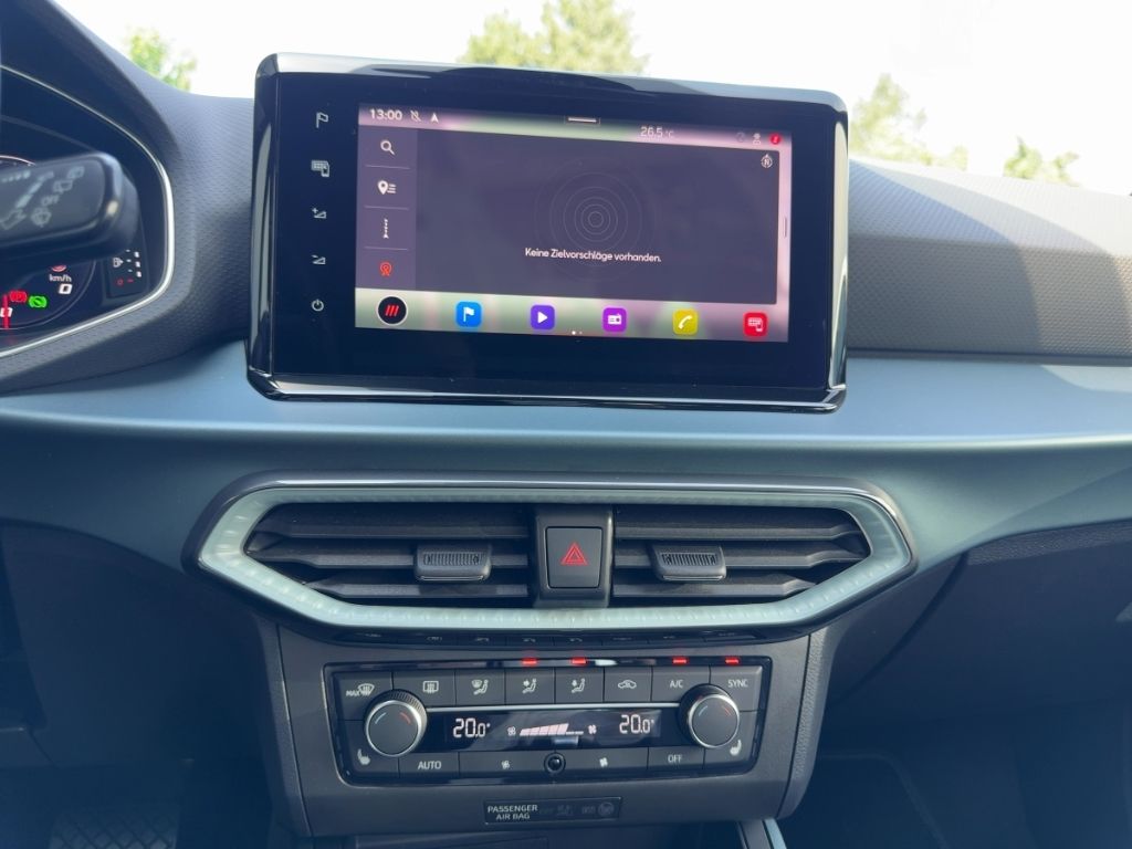 Fahrzeugabbildung SEAT Arona Xperience NAVI  RÜCKFAHRK. VOLL- LED