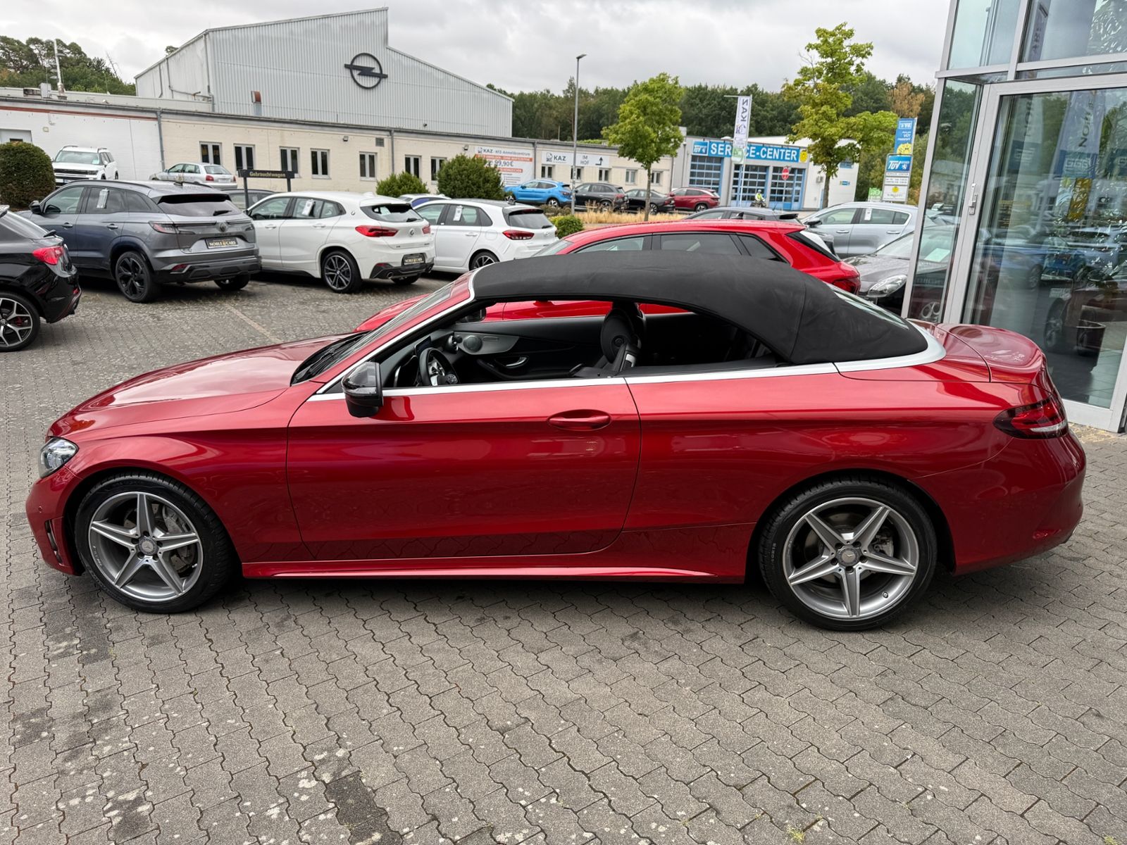 Fahrzeugabbildung Mercedes-Benz C 200 Cabrio AMG NIGHT Navi Rückfahr KAM Sounds.