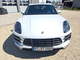 Porsche Macan Turbo S mit Performance Paket  - Porsche Macan Turbo-mit-Performance-Paket