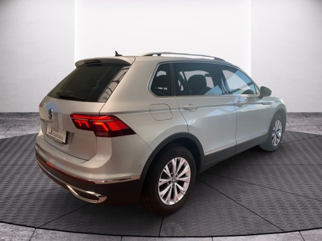 Fahrzeugabbildung Volkswagen Tiguan 2,0 l TDI ELEGANCE NAVI IQ-LIGHT LEDER AC