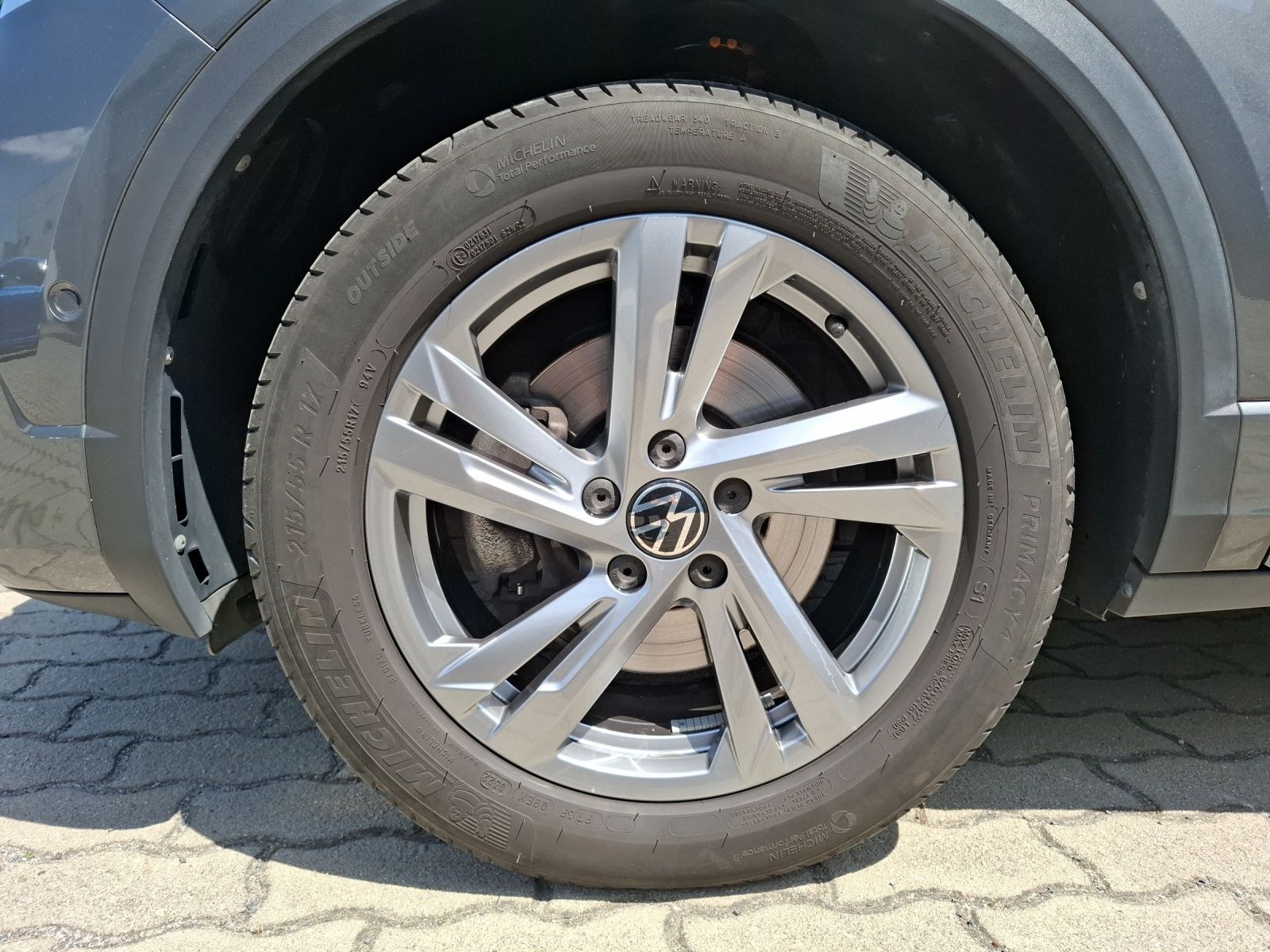 Fahrzeugabbildung Volkswagen T-Roc TSI R-Line DSG 4M Matrix Navi AID ACC Park