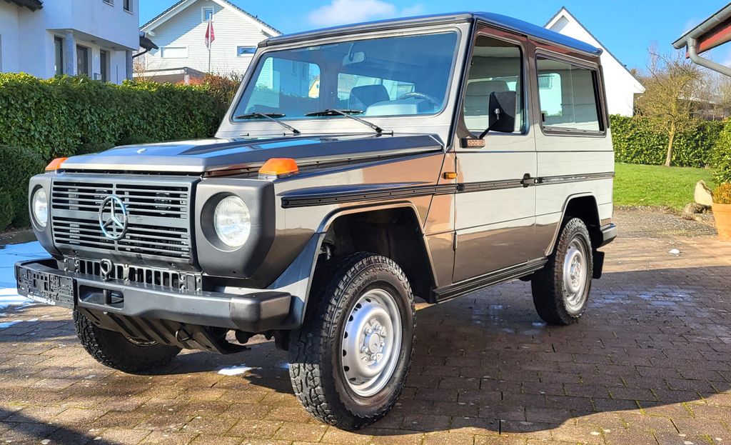 Mercedes-Benz G 230