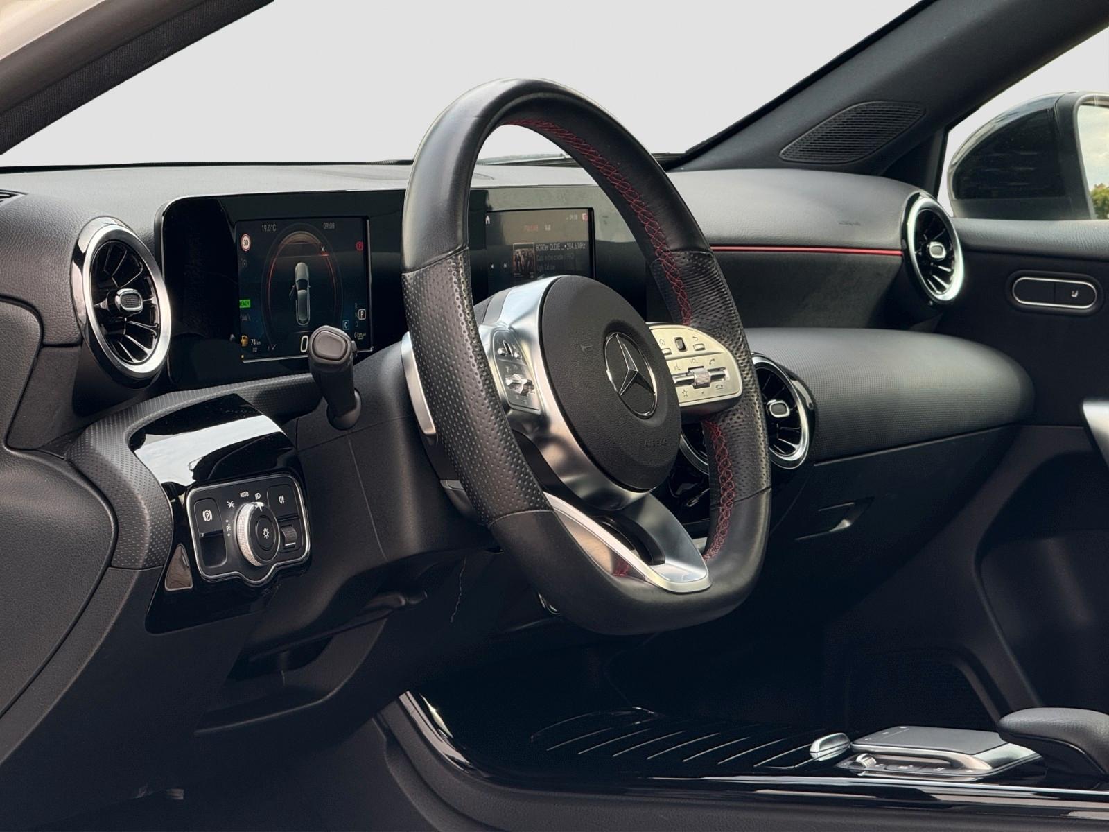 Mercedes-Benz A 250 e 8G-DCT AMG Line Night|LED|Panorama|Leder