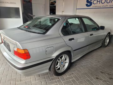 BMW 320 - 4