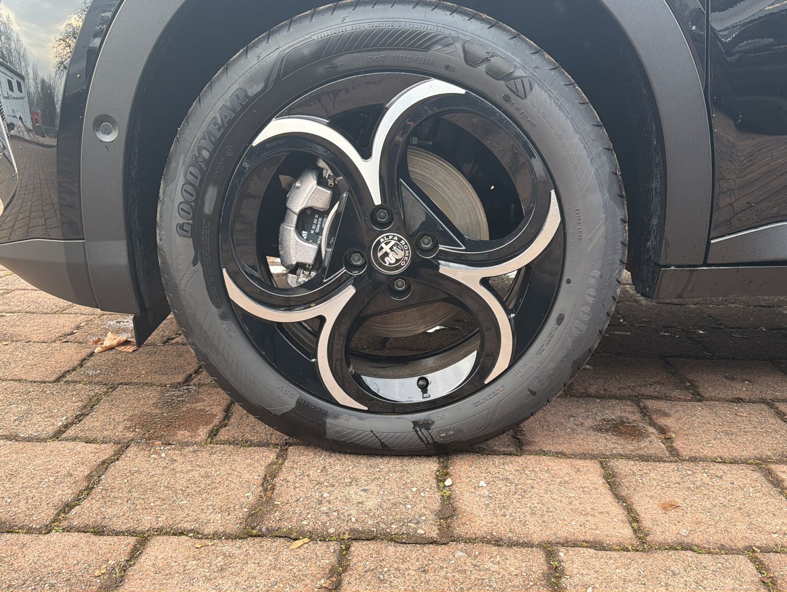 Fahrzeugabbildung Alfa Romeo Junior Ibrida 1.2 VGT 48V-Hybrid 100 kW Speciale