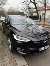 Tesla Model X,  Lebenslang Free Supercharger - Tesla Model X aus 2016