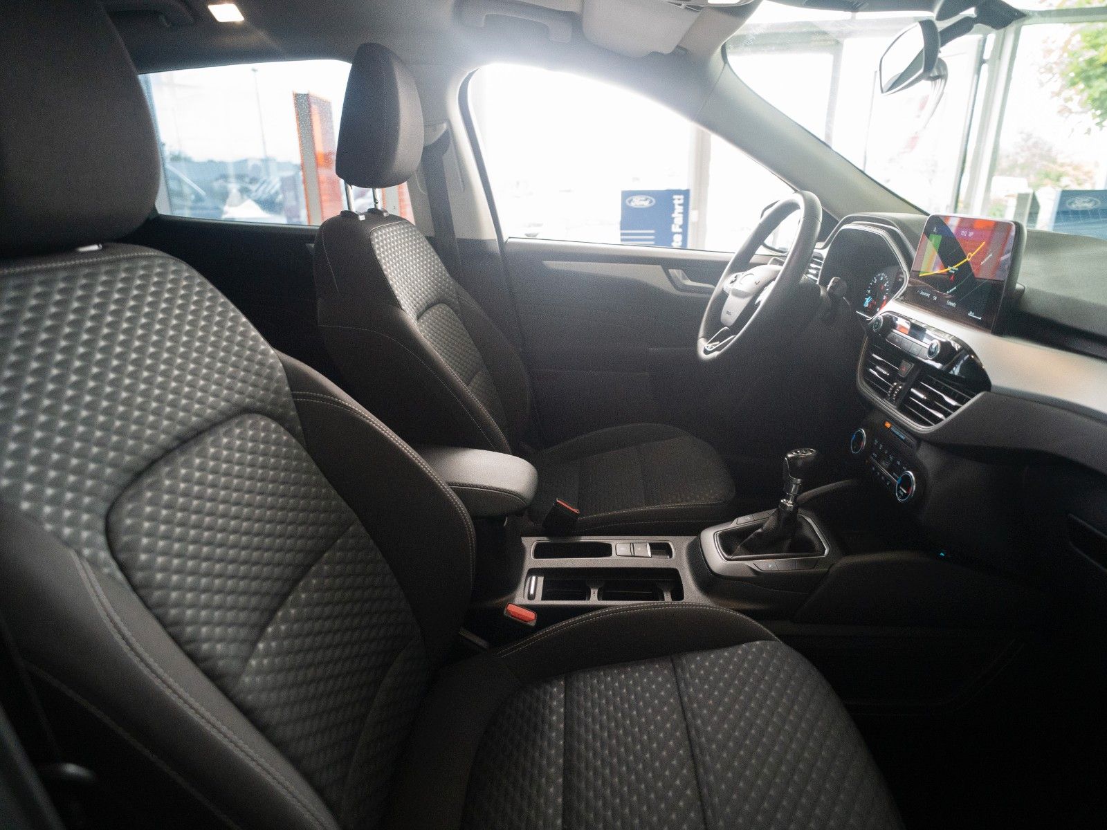 Fahrzeugabbildung Ford Kuga C&C WINTER-P./NAVI/PDC V+H/DAB/JRC/KLIMA