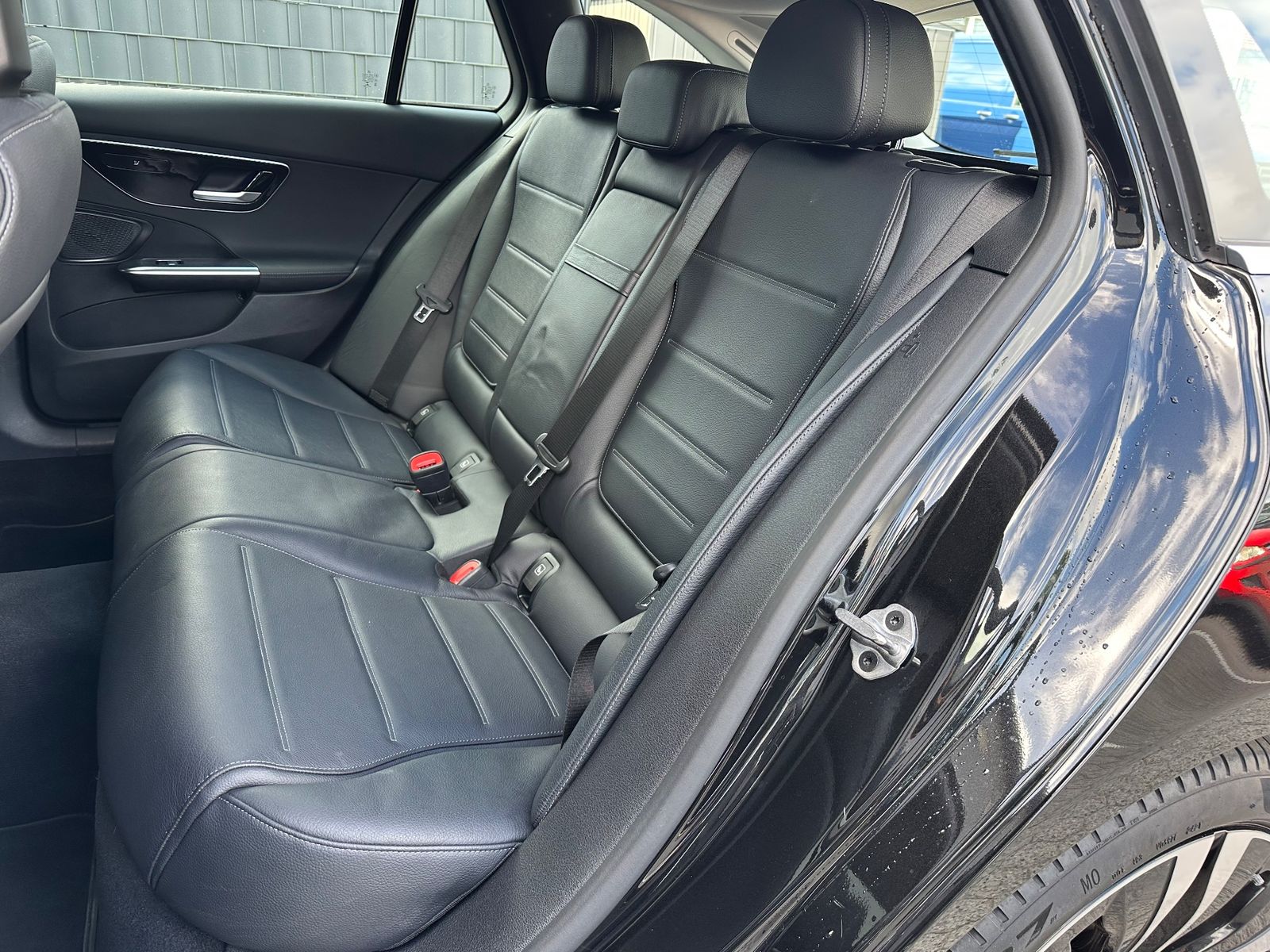Fahrzeugabbildung Mercedes-Benz C 220d Avantgarde Adv 4Matic NAV+LED+ACC+DISTRO