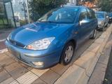 Ford Fokus 1.6L 2001 - Ford Focus aus 2001: 1.6