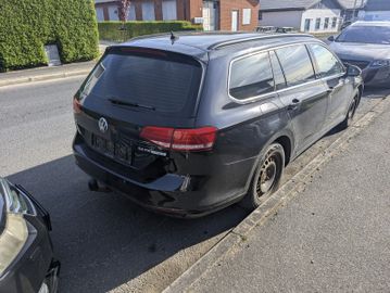 Volkswagen Passat - 4