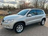 Volkswagen Tiguan 2,0*DSG*Leder*Panorama*SHZ*Alufelgen*TOP* - gebrauchte VW Tiguan aus dem Jahr 2008