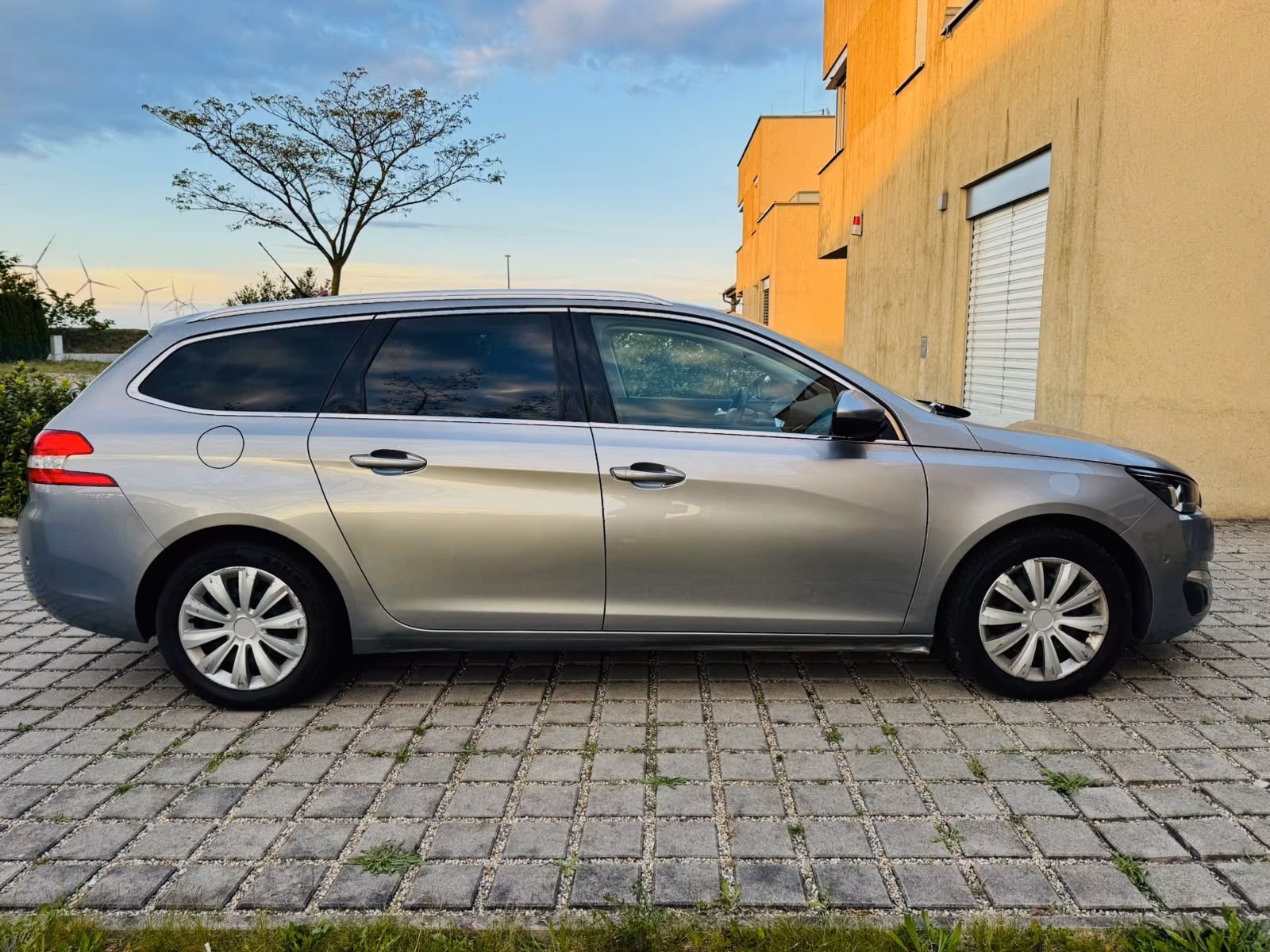 Peugeot 308 2014 — engine 1.997 cm³, 150 HP (110kW)