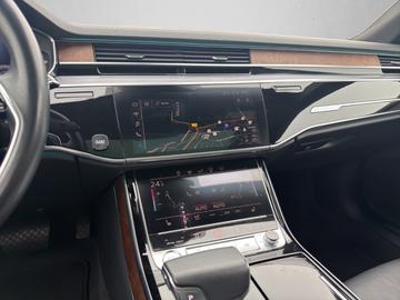 2019 AUDI A8 — миниатюра 24