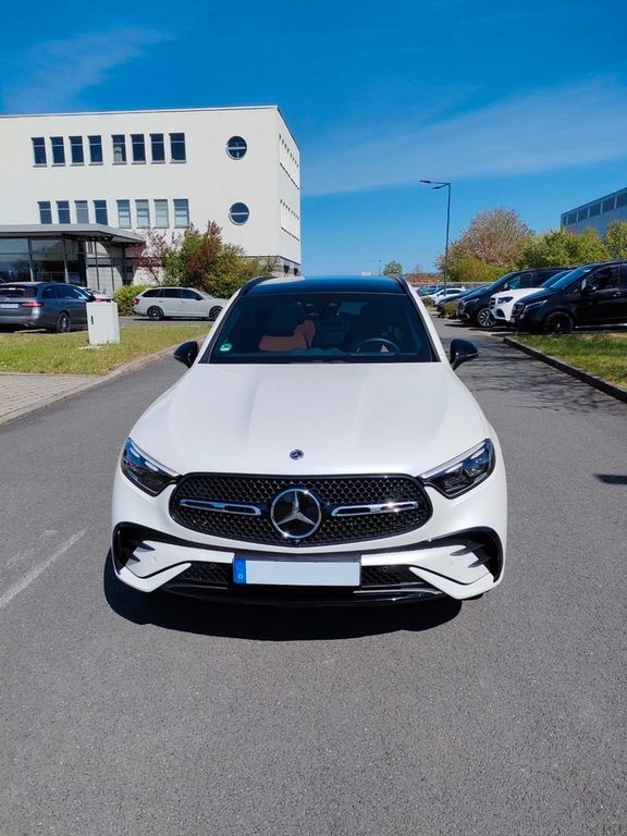 Image of Mercedes-Benz GLC 220