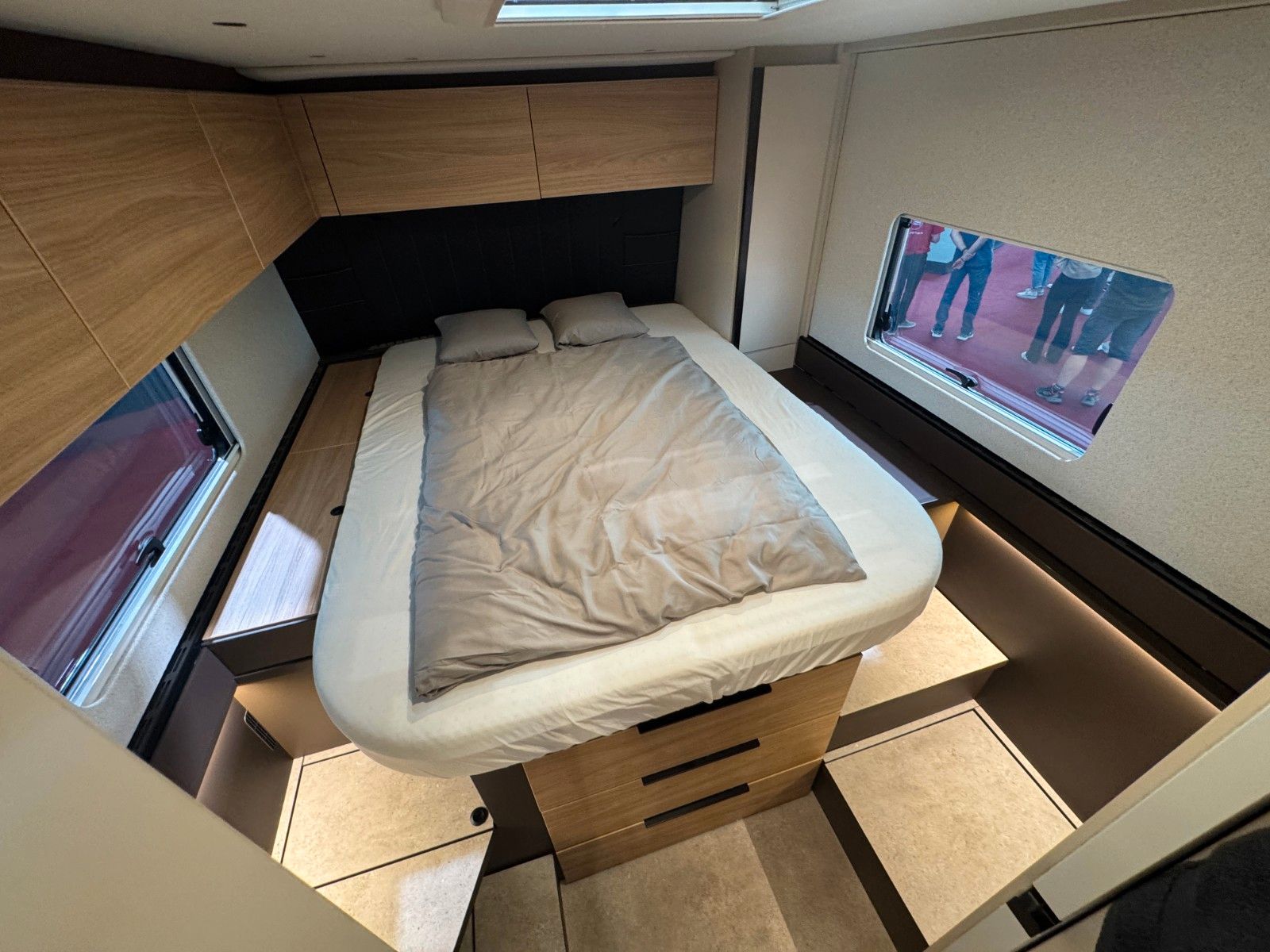 Fahrzeugabbildung Bürstner Signature SFT 7.4 NEUHEIT MODELL 2026!