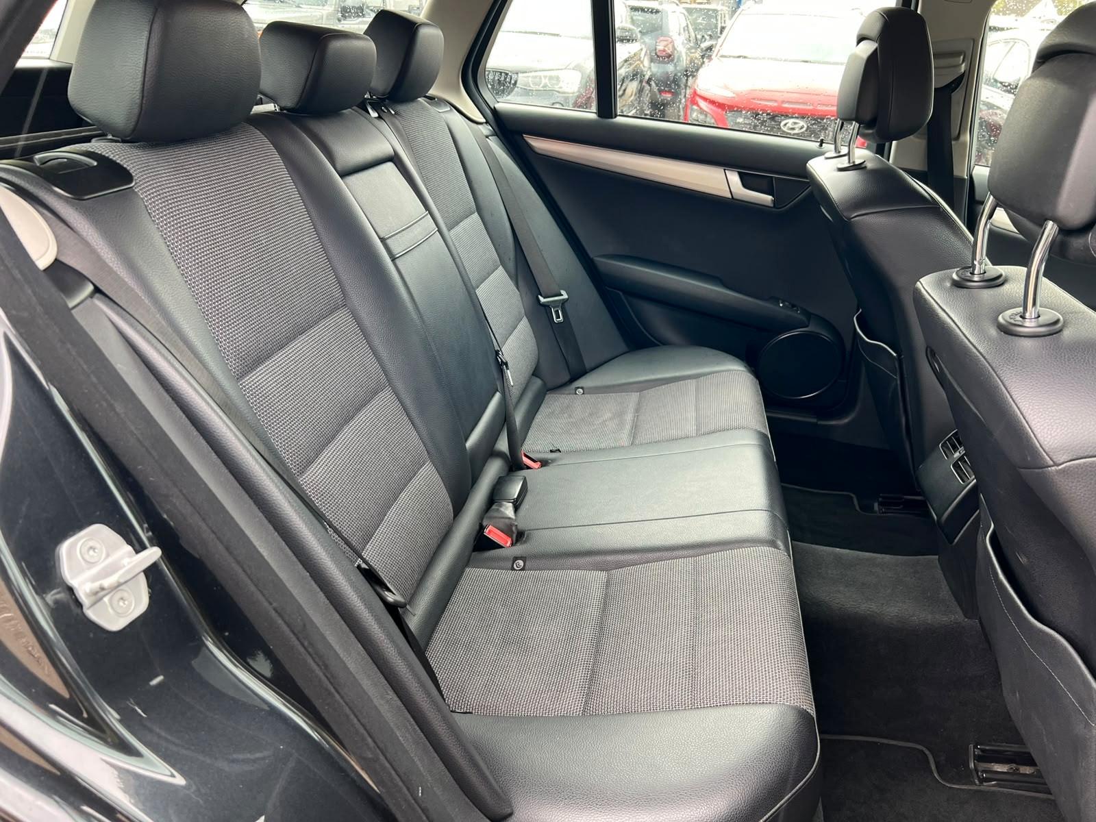 Mercedes-Benz C220 2011 — photo 15
