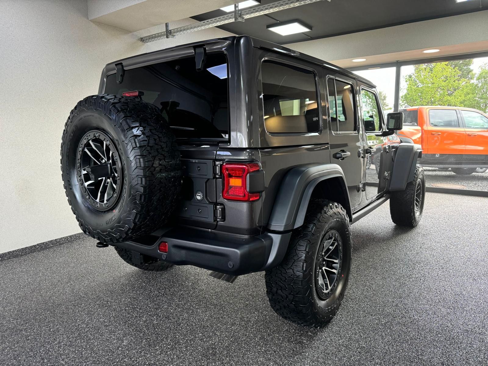 Fahrzeugabbildung Jeep 2026 MOAB 392-6.4L HEMI V8-DUAL TOP