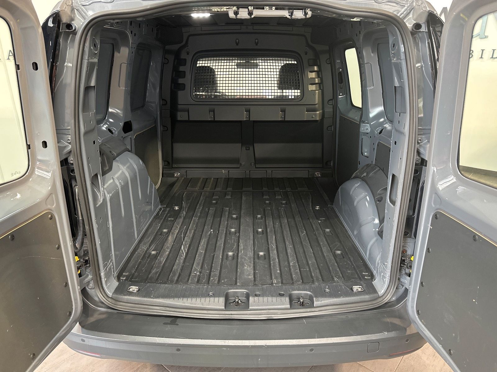 Fahrzeugabbildung Volkswagen Caddy Cargo 2.0 TDI KLIMA+SHZ+PDC+WINTER-PAKET