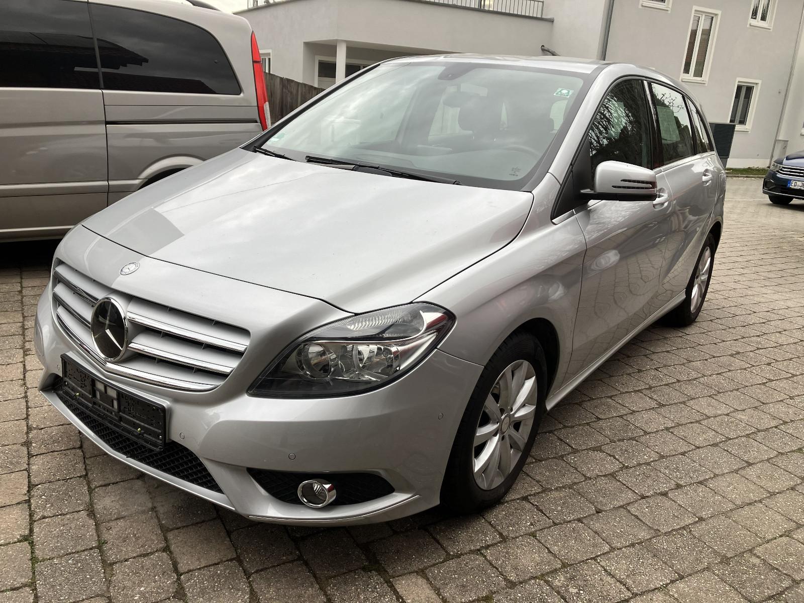 Mercedes-Benz B 180  KLIMA SITZHEIZUNG PDC ALU