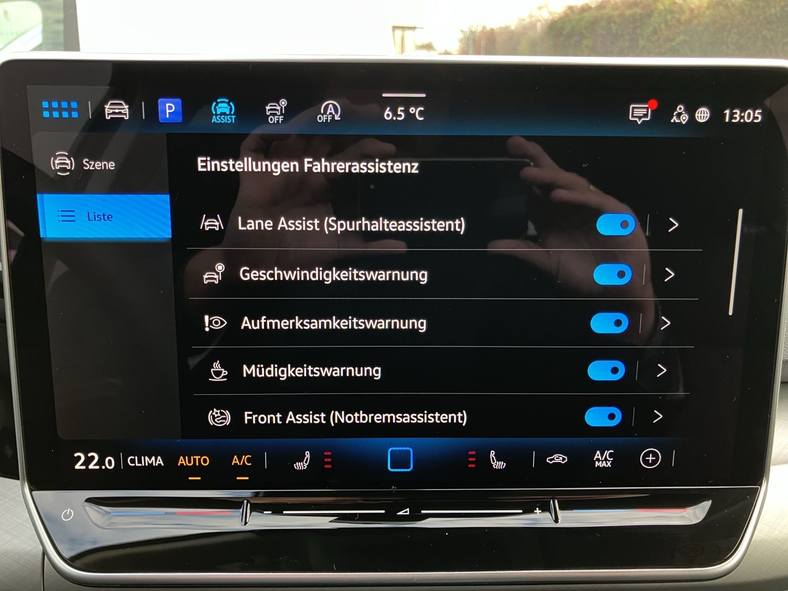 Fahrzeugabbildung Volkswagen Golf VIII Variant Life TSI LED ACC AHK SH HuD Re