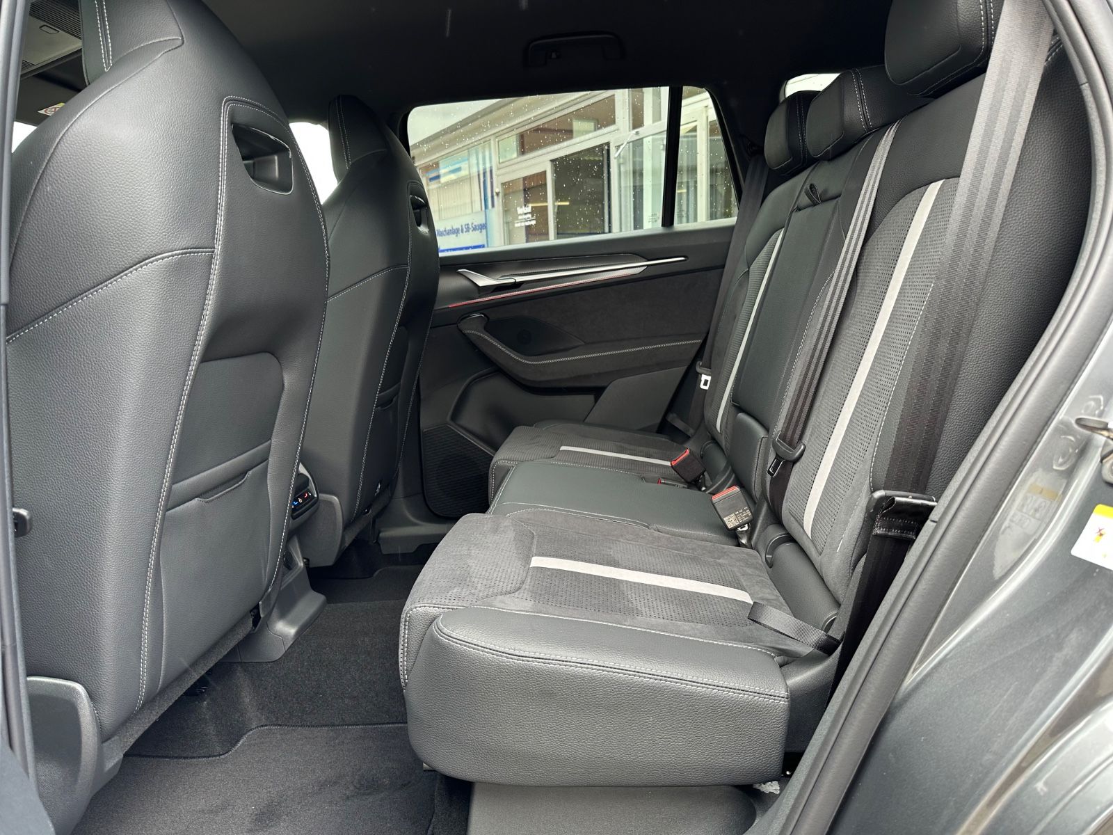 Fahrzeugabbildung SKODA Kodiaq 1.5 TSI Sportline DSG AHK/Matrix/Navi/ACC