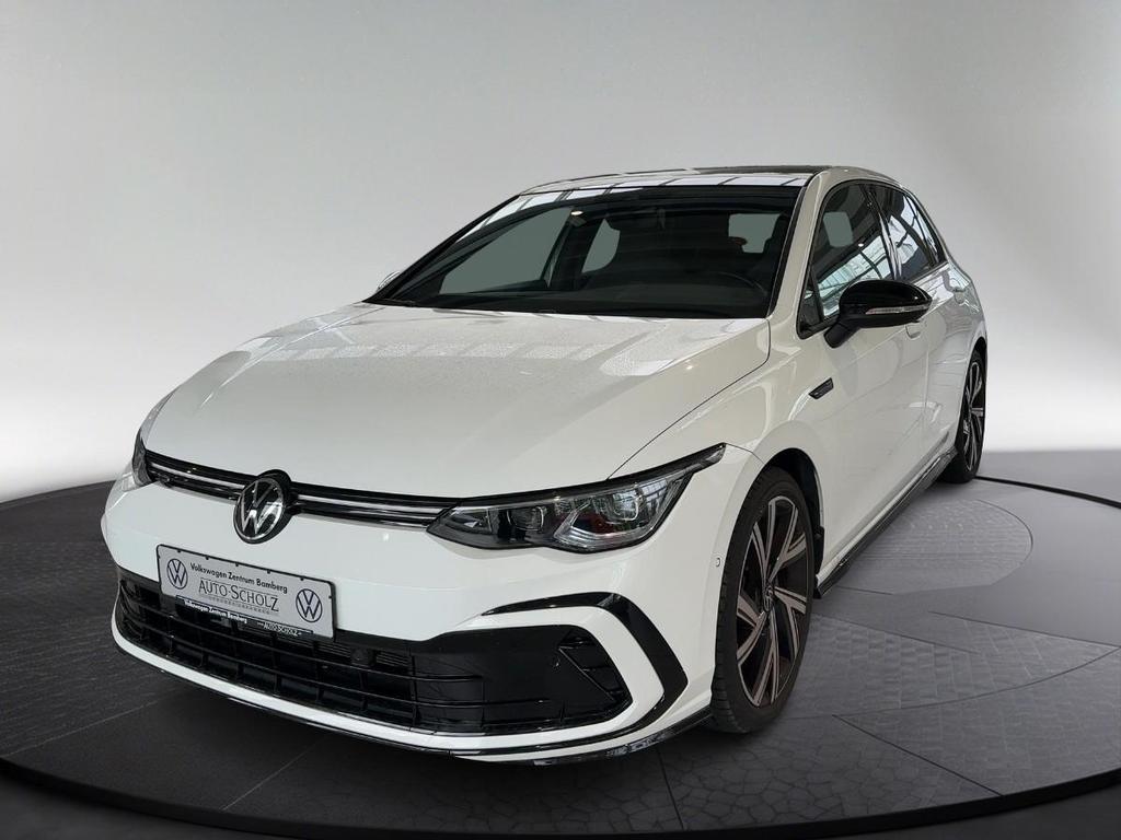 Volkswagen Golf VIII 15 eTSIRLINEDSGAHKPANOMATRIX 2024