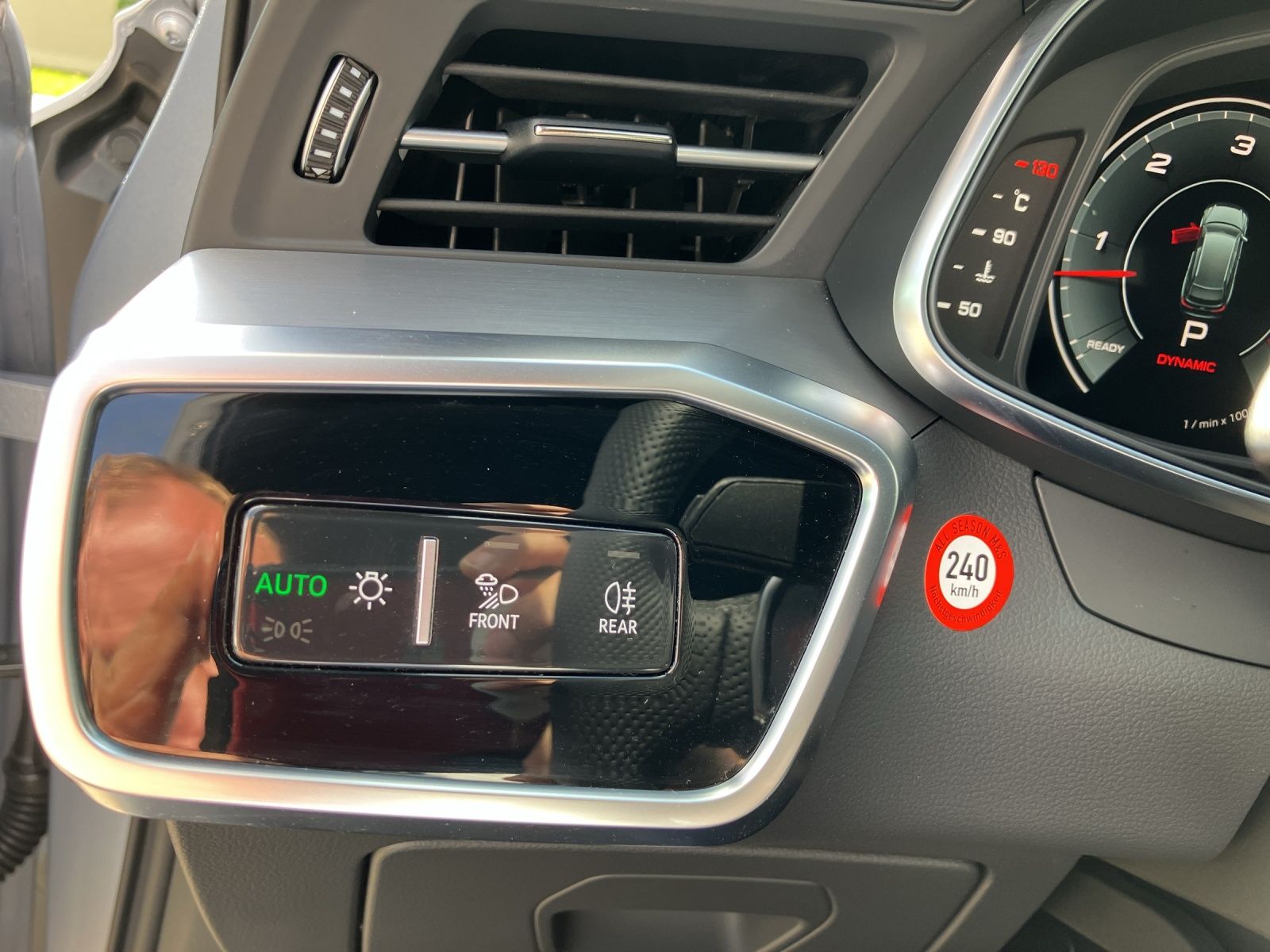 Fahrzeugabbildung Audi S6 Avant TDI quattro Matrix Navi AVC B&O 21" RFK